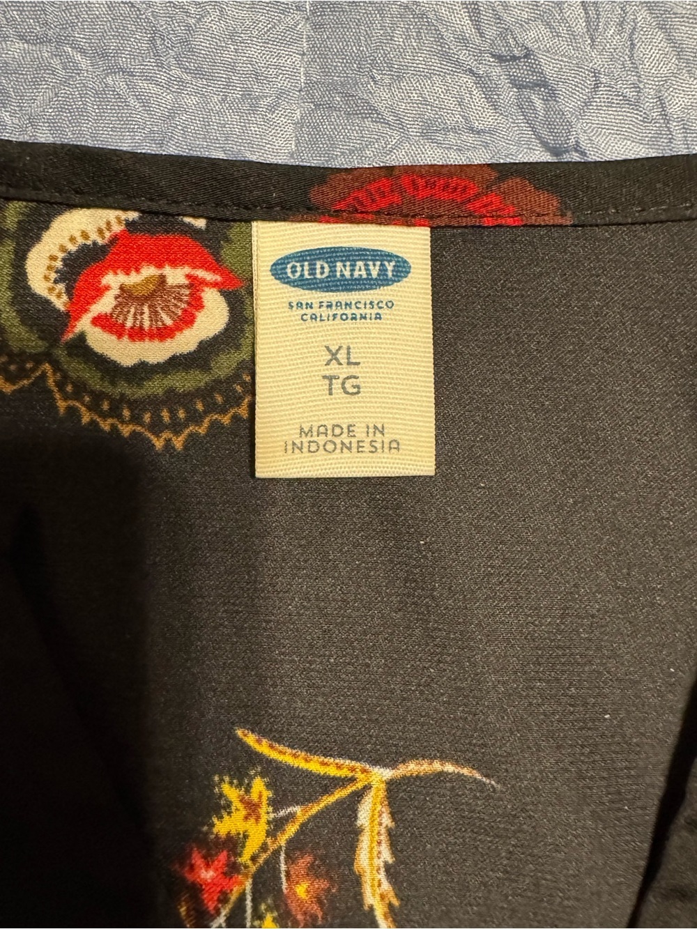 Old Navy Black Floral Long Sleeve V-Neck Peasant Top - Picture 6 of 8